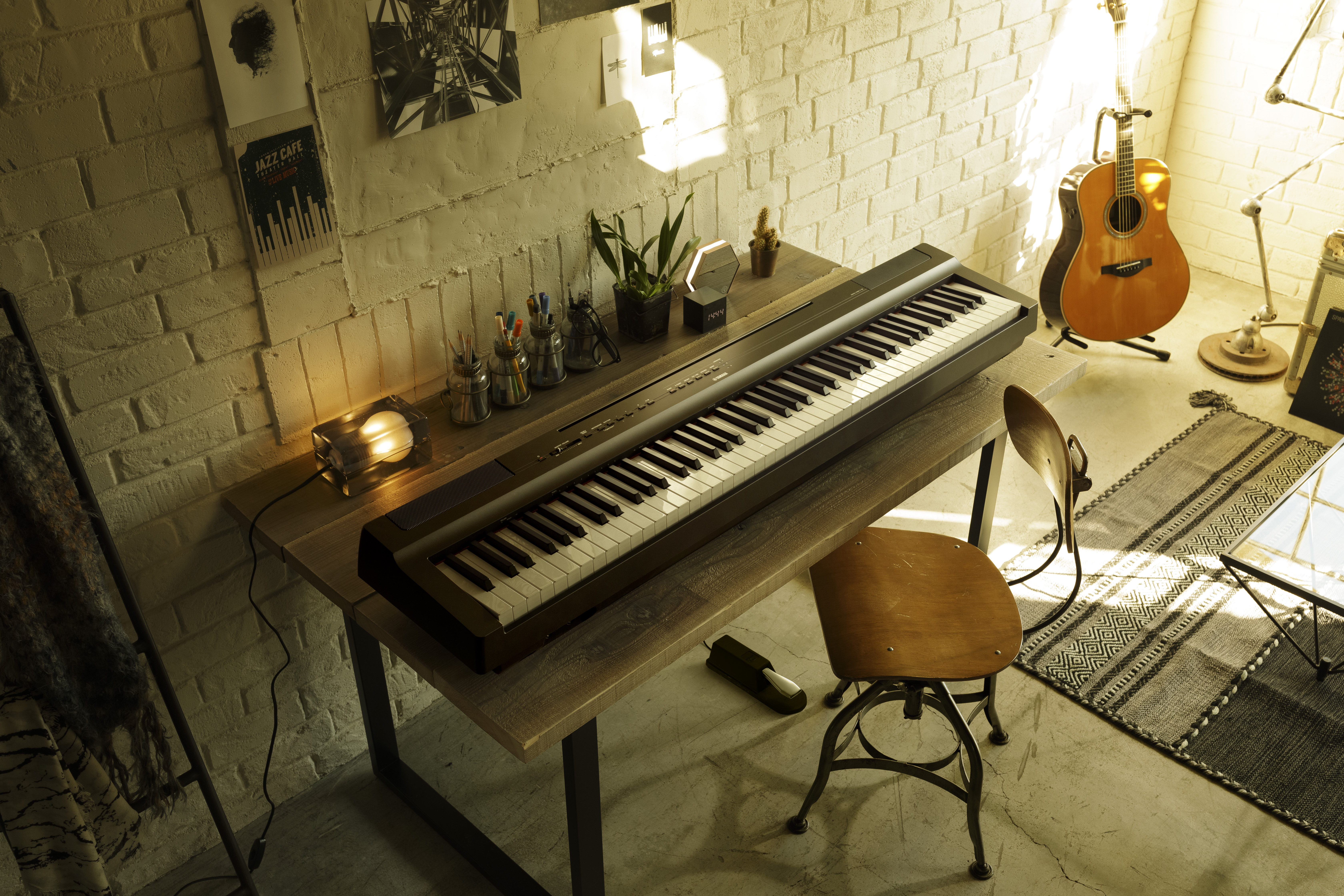 Yamaha P-125AB Black